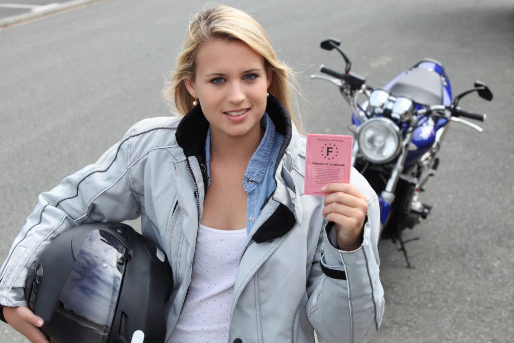 Le Permis Moto Des Sensations Fortes Garanties Wmag Automobile